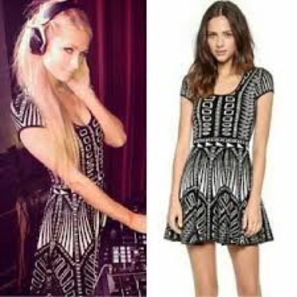 Stylish Black and White Patterned mini Dress - Picture 1 of 9